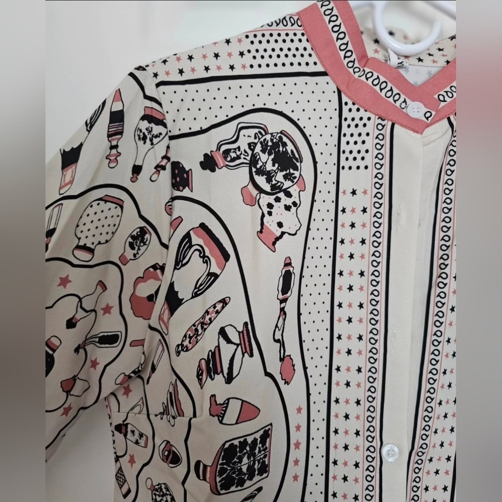 Patterned Button-Up Blouse - Picture 2 of 2
